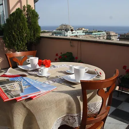 La Casa Sui Tetti 招待所 3*